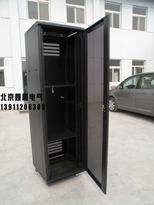 XC-4A九折型材仿威图服务器机柜。4.jpg